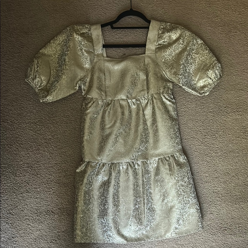 Versona Elegant Metallic Dress